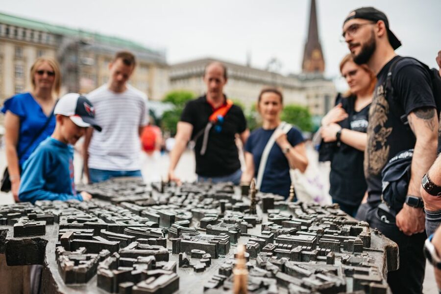 Hamburg: Guided Walking Tour for Magic Fans - Language, pace, and practical comfort