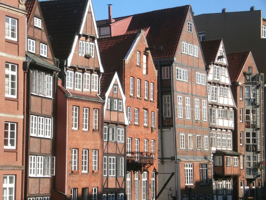 Hamburg: Guided Walking Tour in Danish - Laeiszhof and the world of Hamburg commerce