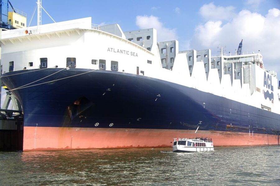Hamburg: Harbor Cruise - HafenCity, museum ships, and the Elbphilharmonie