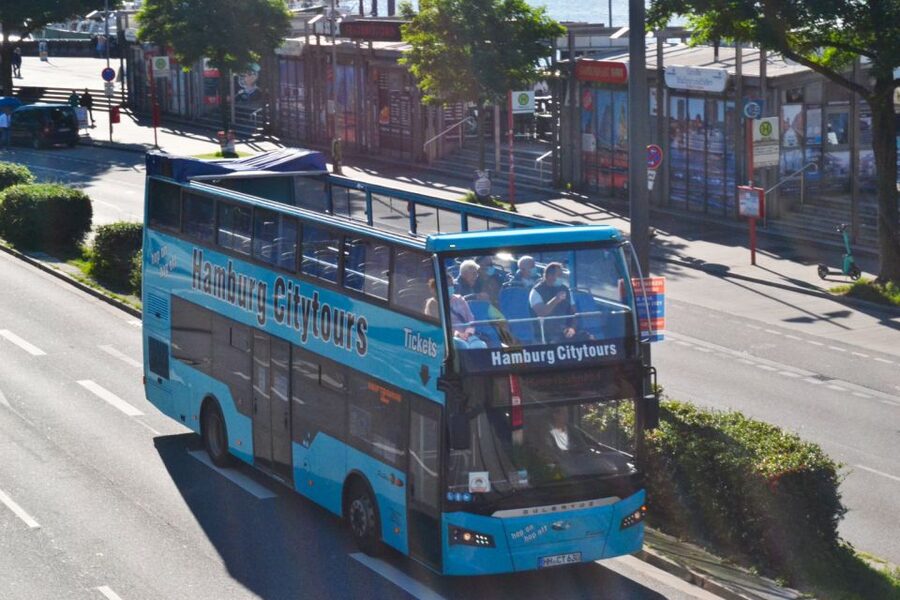 Hamburg: Hop-On Hop-Off Bus Tour Family Ticket - Starting at Central Station on Kirchenallee