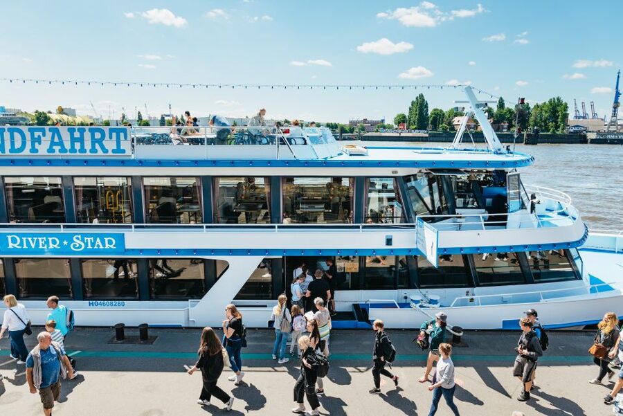 Hamburg: Hop-On Hop-Off Bus with Alster or Harbor Cruise - St. Pauli Landungsbrücken and Hamburg’s working harbor