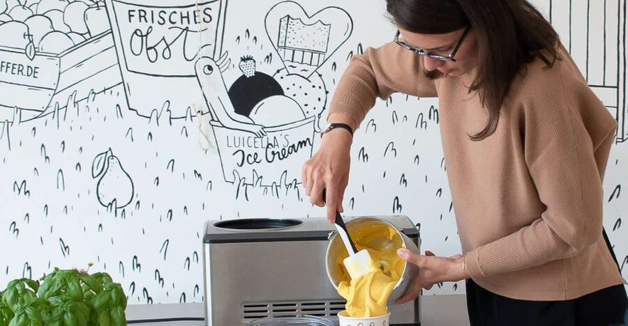 Hamburg: Ice-Cream Workshop - Choosing ingredients, sauces, and toppings