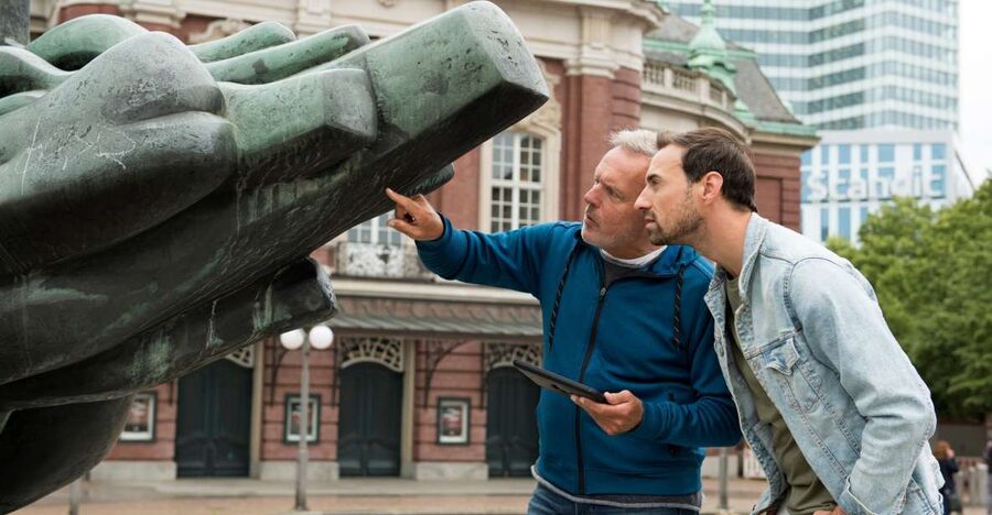 Hamburg Landungsbrücken: Outdoor Escape Game - The iPad becomes your mission control