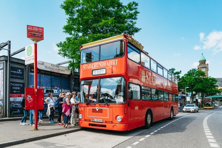 Hamburg: Line A Sightseeing Hop-On Hop-Off Bus Tour - Dammtor, Planten un Blomen, and Hamburg Messe