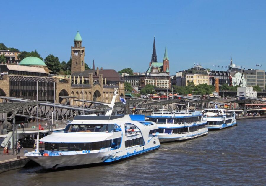 Hamburg: Line F Hop-On Hop-Off Bus and Boat Tour - St. Pauli Piers and Hamburg’s working harbor