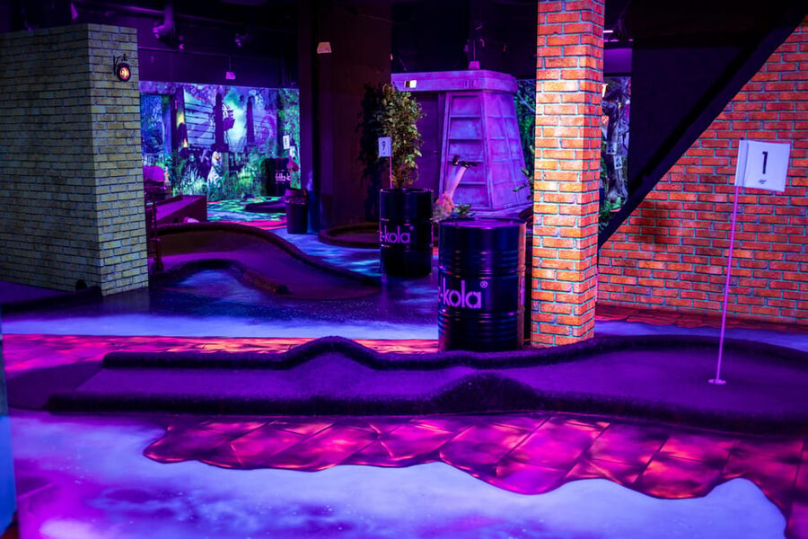 Hamburg: Moviegolf Experience - The $18 price and what it covers