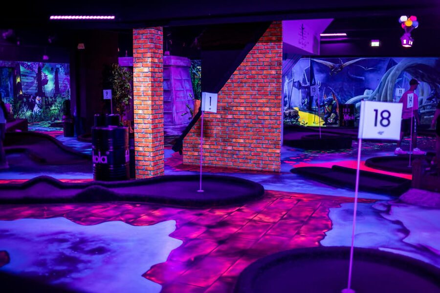 Hamburg: Moviegolf Experience - A hole-by-hole visit without a fixed movie order