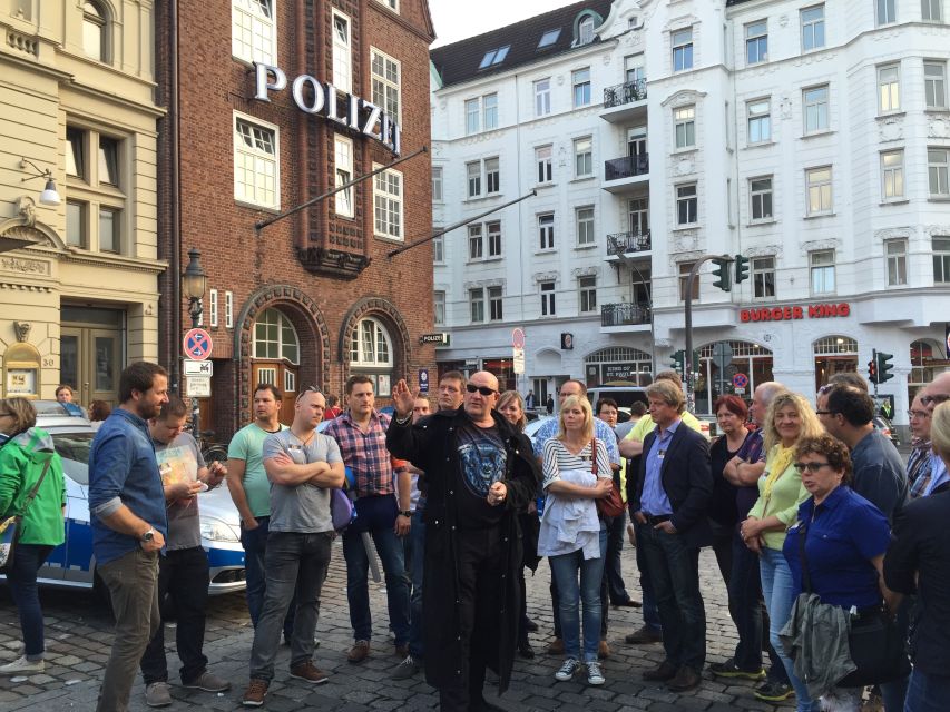 Hamburg: Original Kiez Tour in German with Eddy Kante - Walking conditions and practical comfort