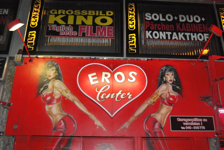 Hamburg: Private 1.5-Hour Walking Tour of St. Pauli - Key points to know before booking