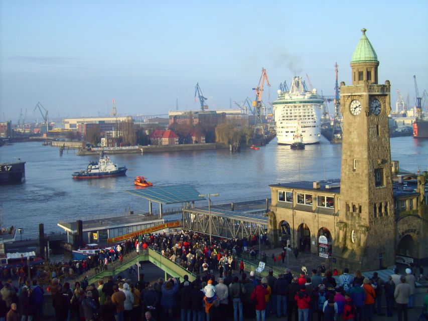 Hamburg: Private 3-Hour Guided Car Tour - Stadtpark and the city between old and new