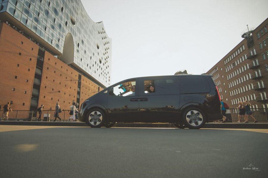 Hamburg: Private 3-Hour Guided Car Tour - Hamburg Town Hall and the Alster Lakes