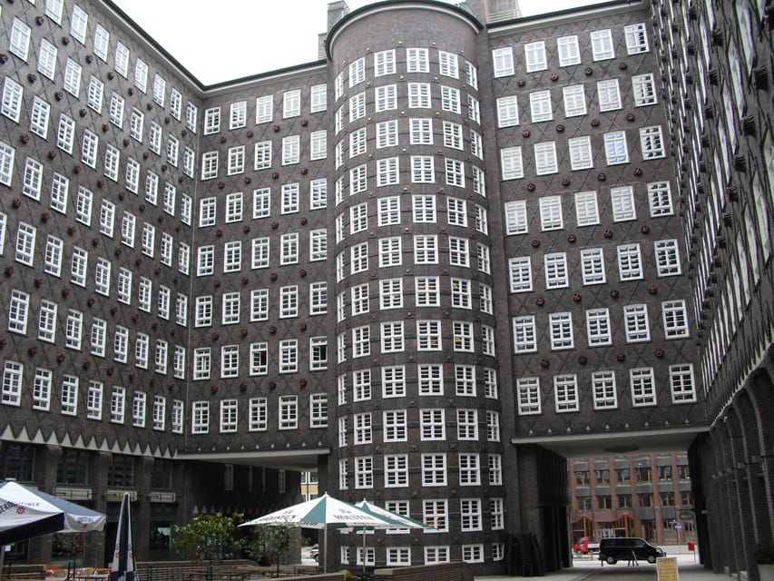 Hamburg: Private Tour Down Town around City Hall - Sprinkenhof, Reichenstraßen, and the Africa House