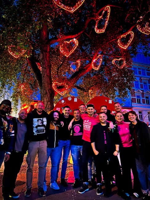 Hamburg: Pubcrawl & Nightlife Tour auf St.Pauli - Why the guide matters on the Reeperbahn