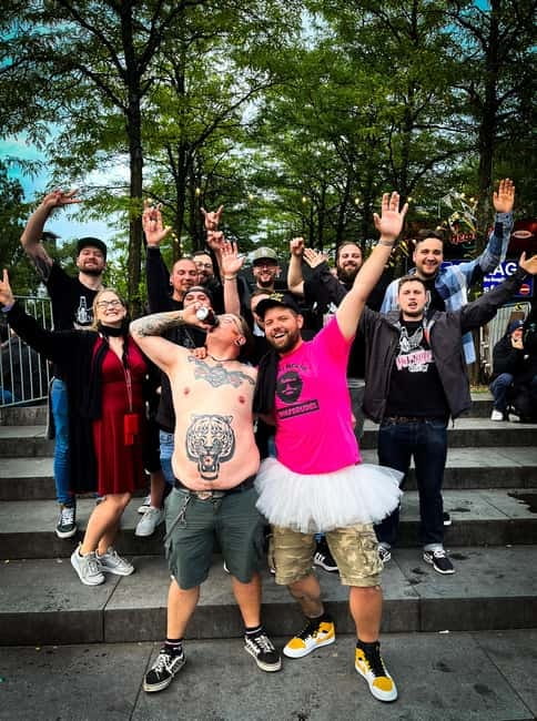 Hamburg: Pubcrawl & Nightlife Tour auf St.Pauli - The social side, from solo visitors to groups