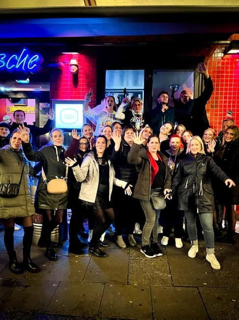 Hamburg: Pubcrawl & Nightlife Tour auf St.Pauli - What the $20 price really covers