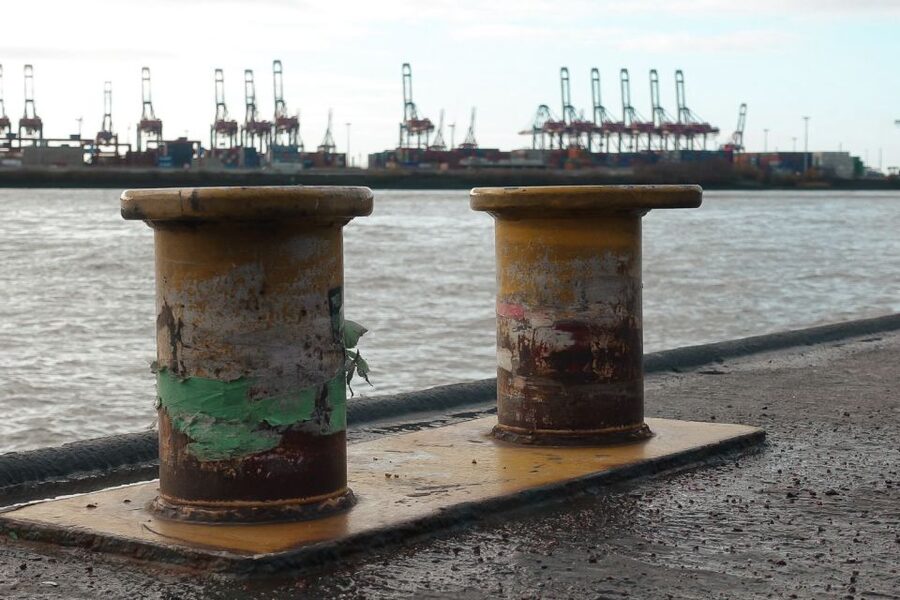 Hamburg: Reeperbahn, Port, & Fish Market Morning Tour - Riding the ferry toward Finkenwerder