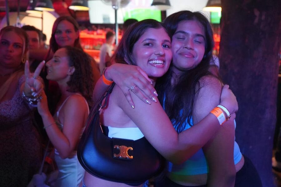 Hamburg: Reeperbahn Pub Crawl with Shots and Games - Booking tips for a smoother evening