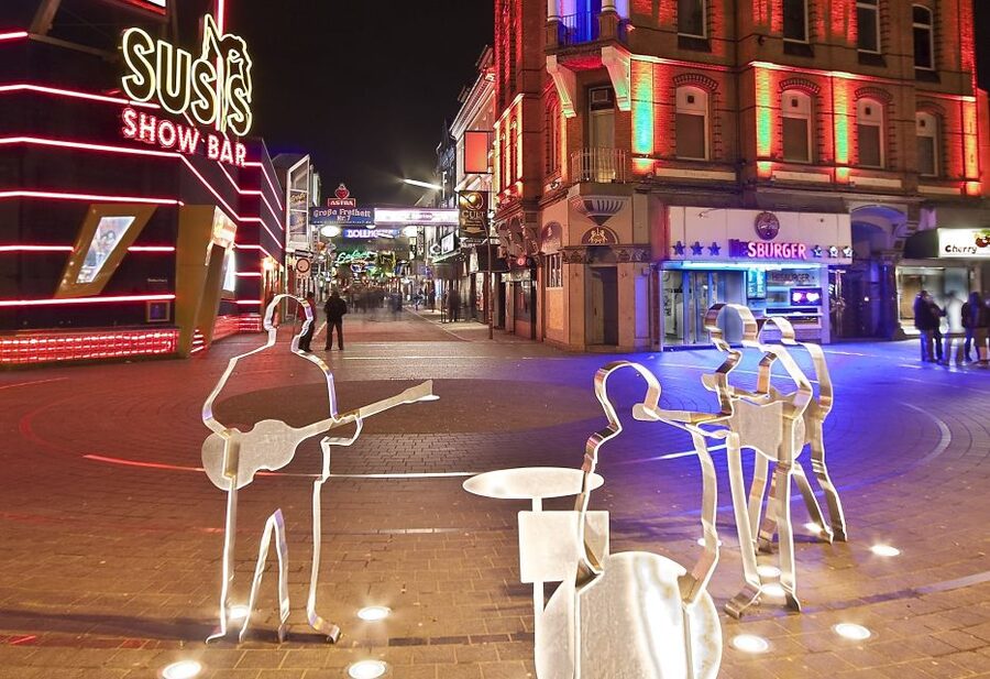 Hamburg: Reeperbahn Tour with English-Speaking Guide - Spielbudenplatz and the theater side of St. Pauli