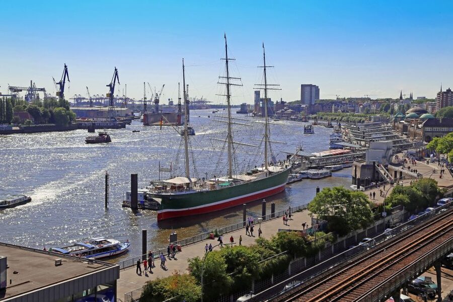 Hamburg: RICKMER RICKMERS Museum Entry Ticket - Climb for Hamburg harbor and skyline views