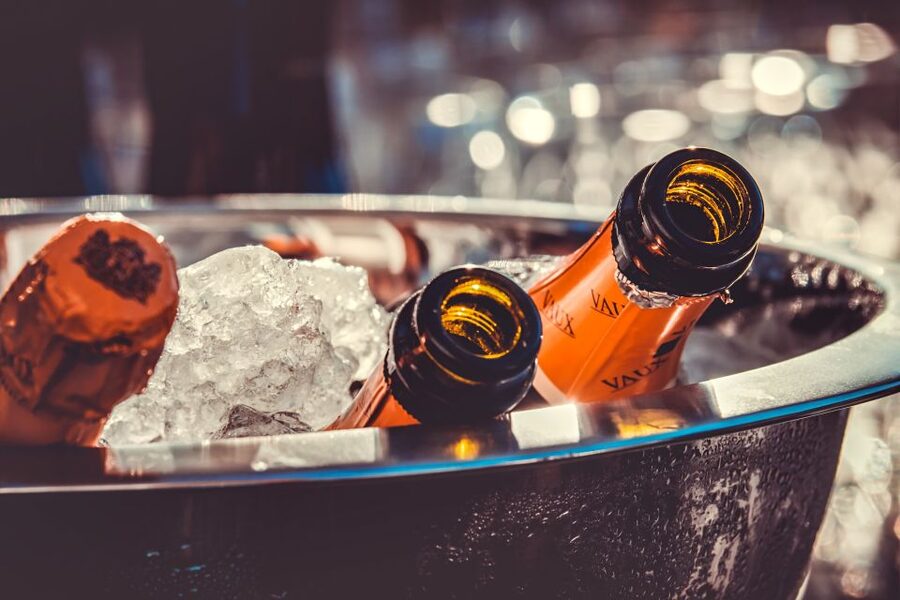 Hamburg: Saturday Night Boat Party - The Saturday-night format on Hamburg’s Elbe