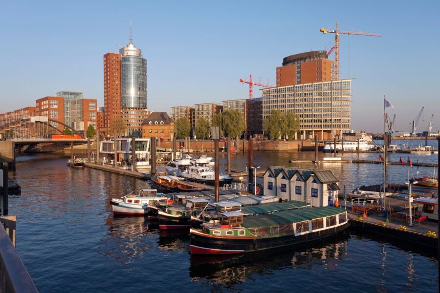 Hamburg: Scavenger Hunt Self-Guided Tour for Children - Kehrwieder and the waterfront route