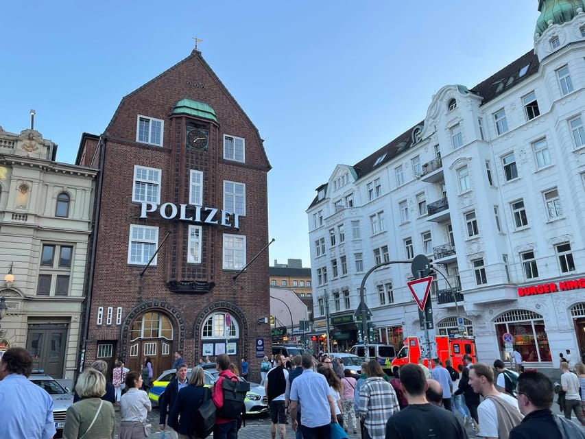 Hamburg: Sin & Sex Guided Tour of Reeperbahn - What the $25 price really covers