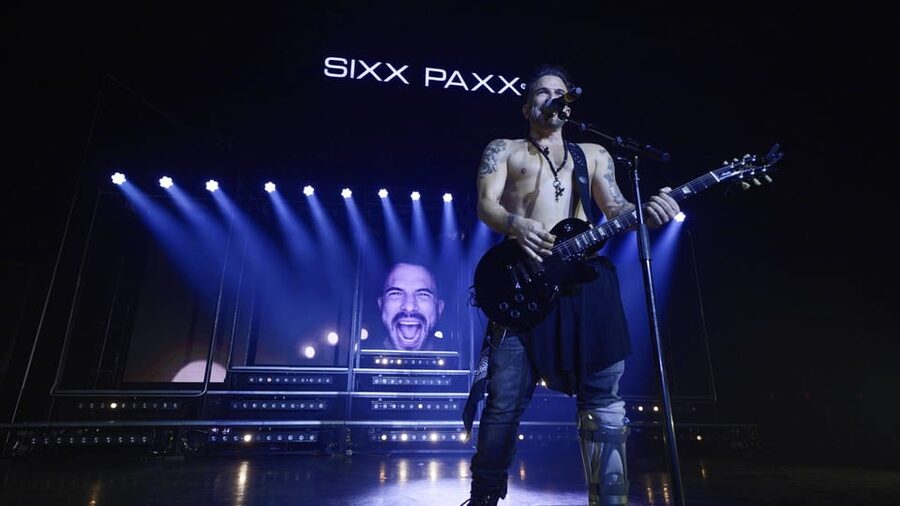 Hamburg: SIXX PAXX Show Entry Ticket - Acrobatic dance and theatrical performance