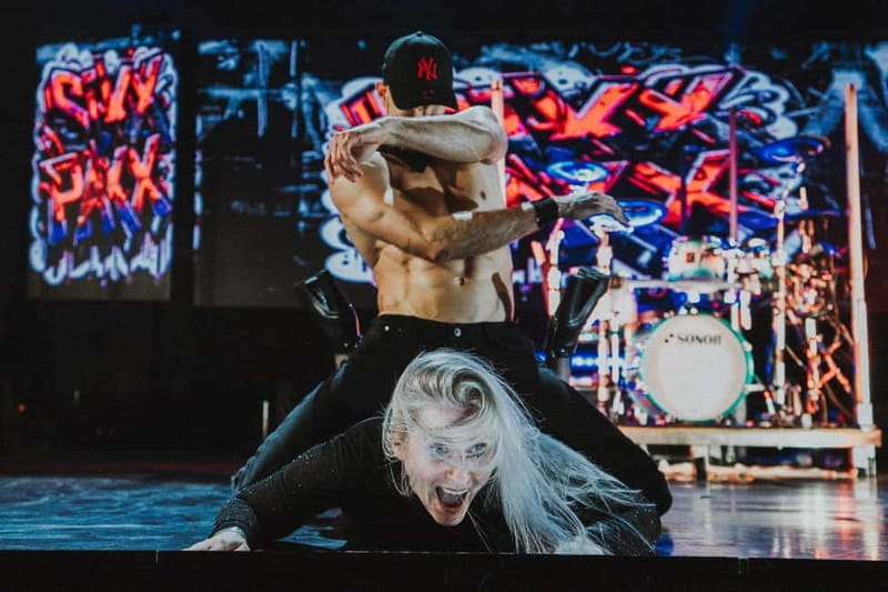 Hamburg: SIXX PAXX Show Entry Ticket - Who will enjoy SIXX PAXX most