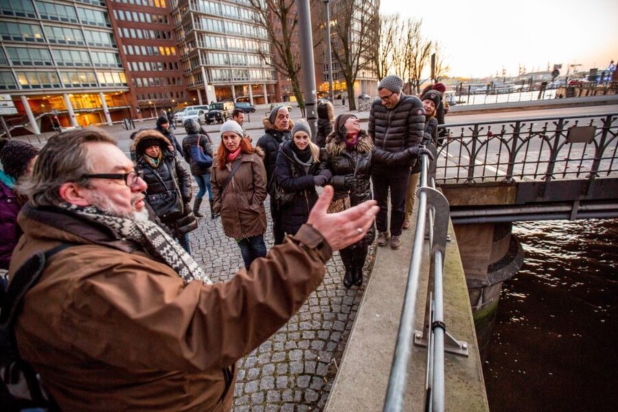 Hamburg: Speicherstadt and HafenCity 2-Hour Tour - From Wilhelminenbrücke to the first warehouse views