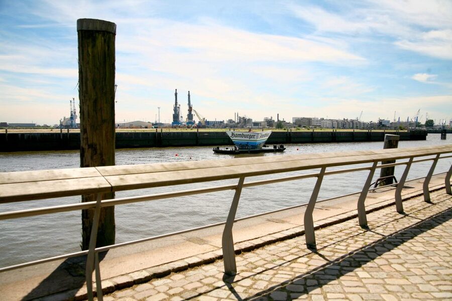 Hamburg: Speicherstadt & HafenCity 2-Hour Walking Tour - Who will get the most from this walk