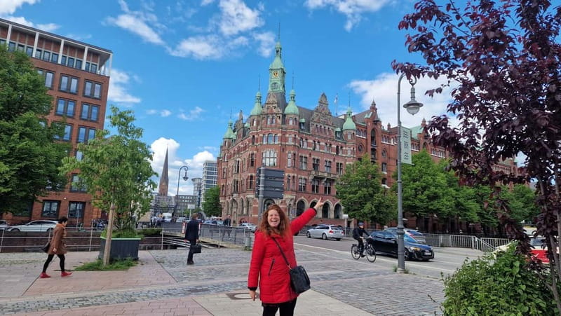 Hamburg: Speicherstadt, HafenCity + Elbphilharmonie Tour - Meeting at U Baumwall and getting ready