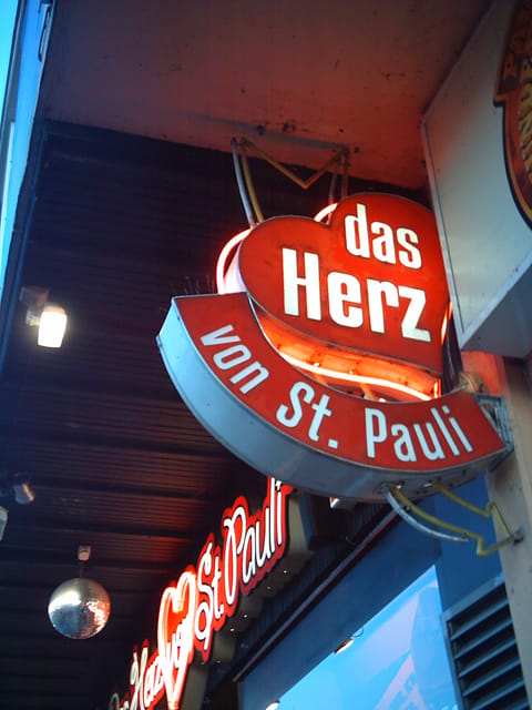 Hamburg: St. Pauli 1.5-Hour Tour - Key points at a glance