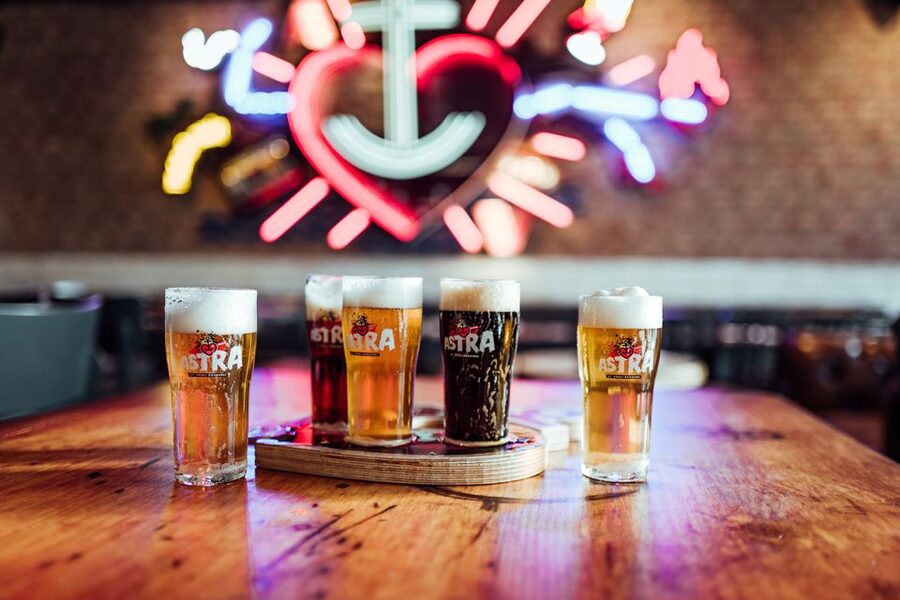 Hamburg: St. Pauli Breweries Walking Tour with Tastings - Zur Ritze and the boxing room below the pub