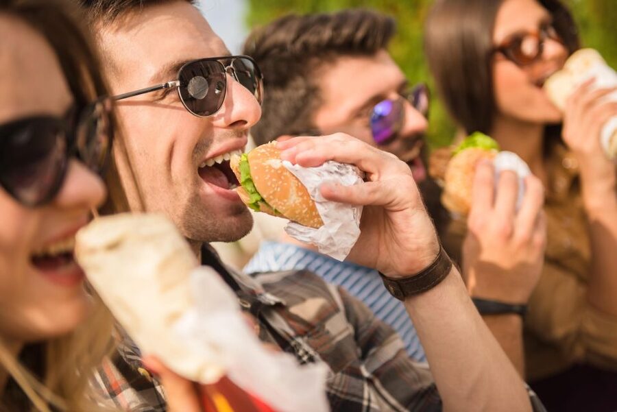 Hamburg: St. Pauli Food and Bier Tour - A Hamburg tour that starts with fish and ends with Astra