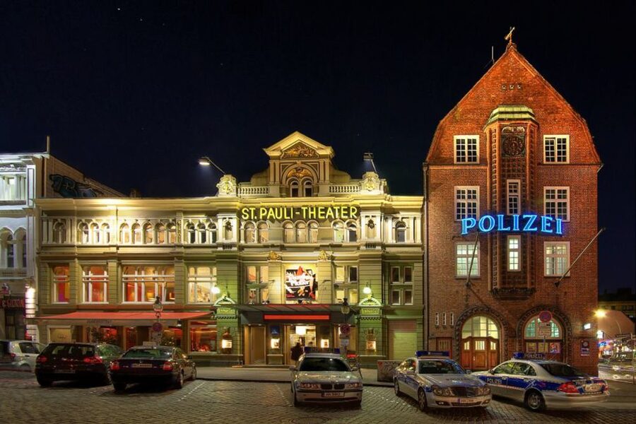 Hamburg: St. Pauli Highlights Guided Tour with Beer for 18+ - Is $29 good value for two hours?