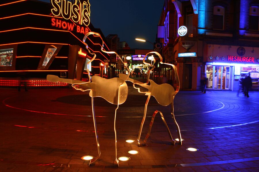 Hamburg St Pauli: Red Light District Walking Tour - What this St. Pauli walk actually shows you
