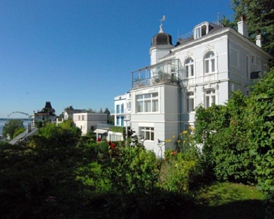Hamburg: Tour of Blankenese on the Banks of the Elbe - The Treppenviertel, where stairs replace streets
