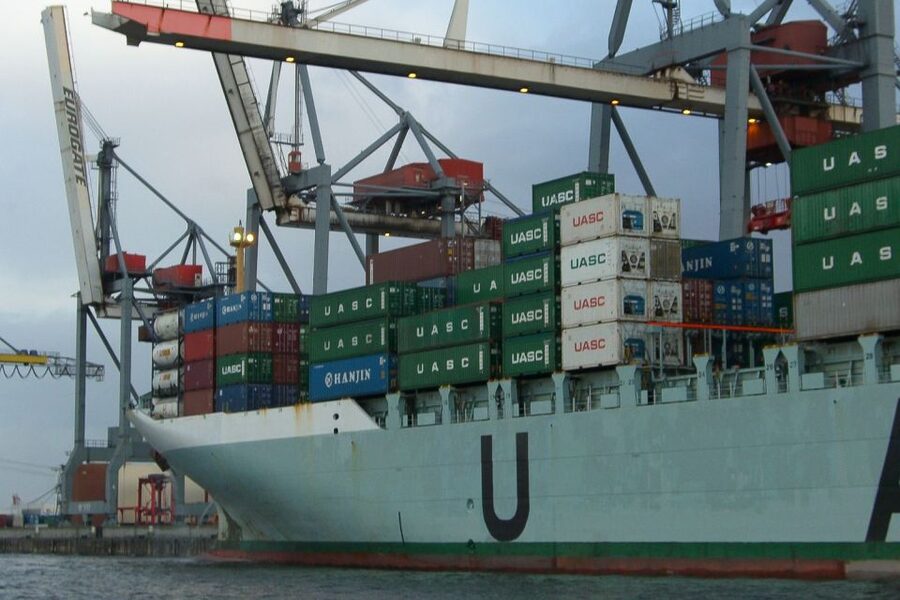 Hamburg: Traditional Harbor Tour with Commentary - Hafencity and Hamburg’s newer face