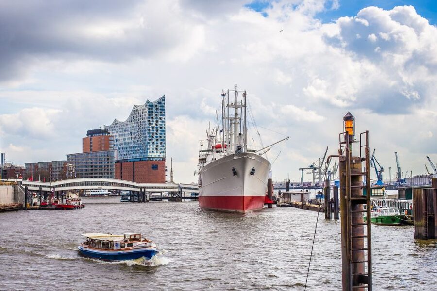 Hamburg: Ultimate Barge Tour with Live Commentary - Key points to know before boarding