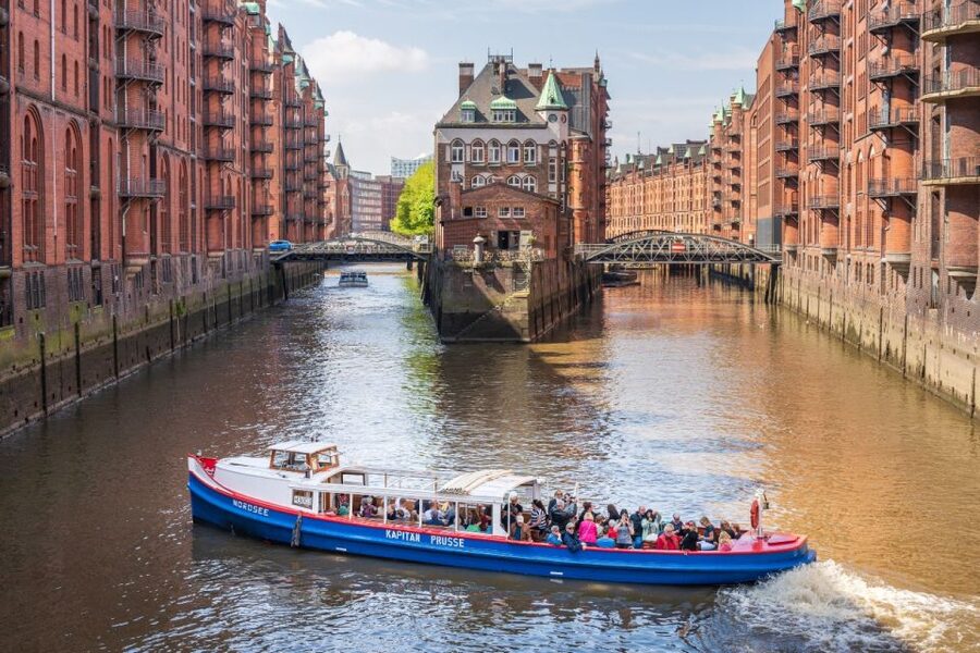 Hamburg: Ultimate Barge Tour with Live Commentary - Speicherstadt and HafenCity from the water