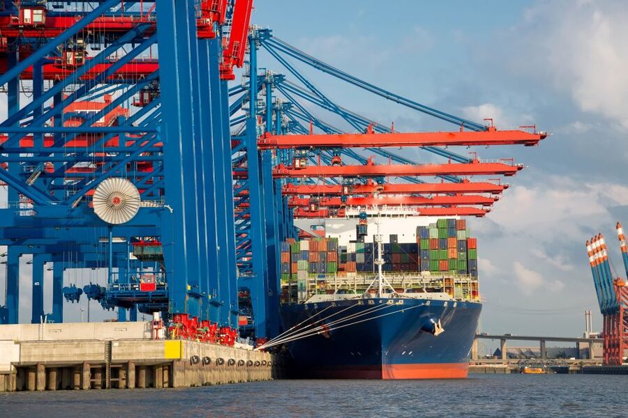 Hamburg: Ultimate Barge Tour with Live Commentary - Seating, roof, and weather