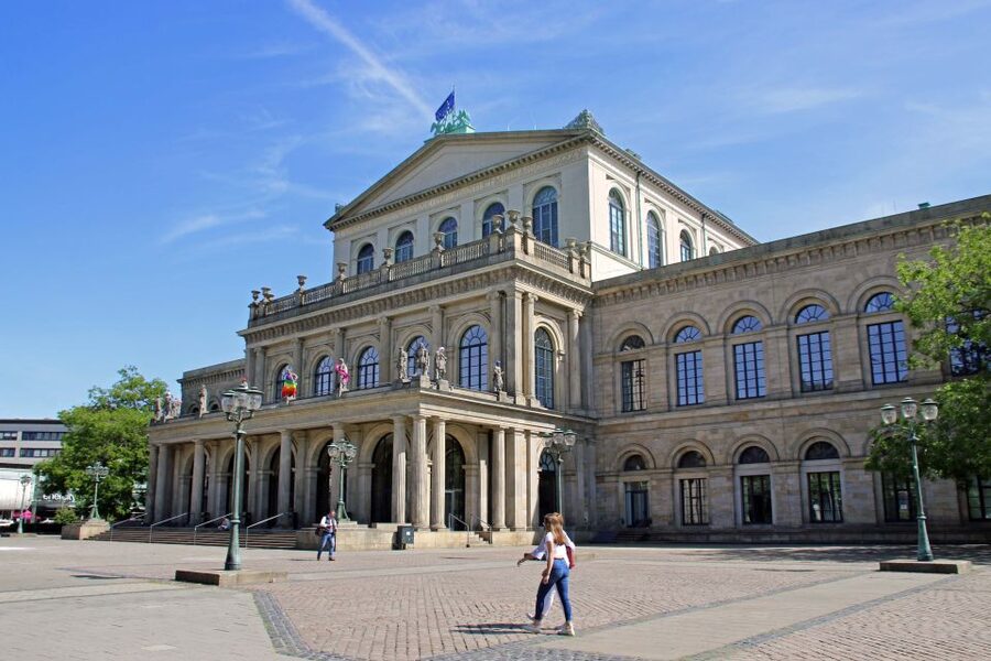 Hannover: Culinary Walking Tour Old Town - German-language guiding is the main booking decision