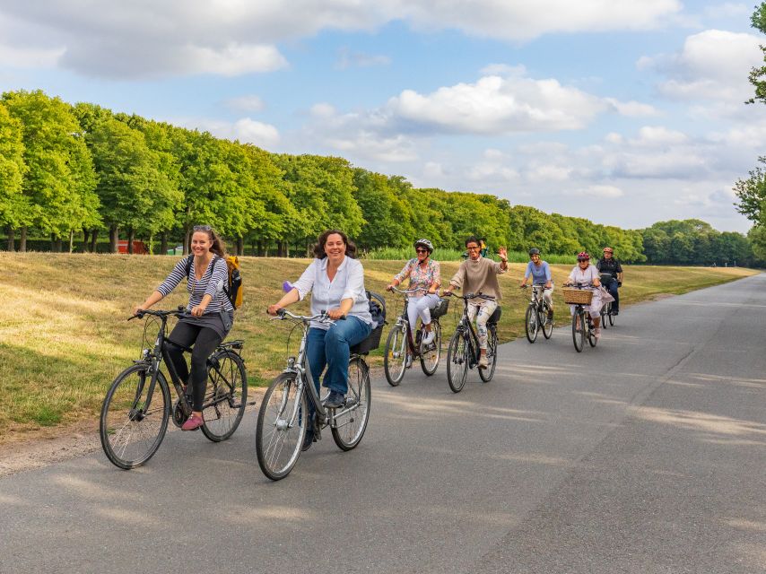 Hannover: Guided Bike Tour for Foodies with Tastings - New Town Hall adds a classic Hannover landmark