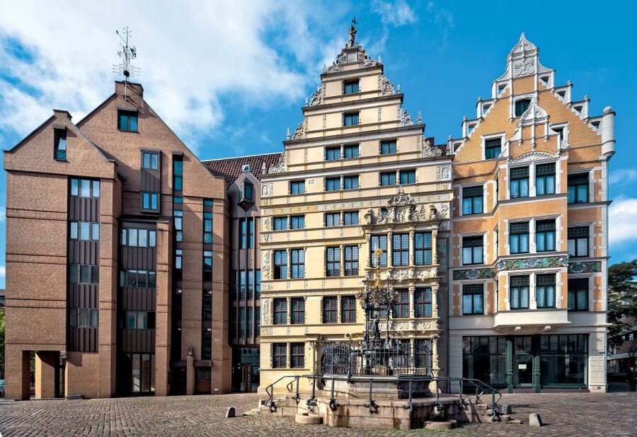 Hannover: Guided Old Town Walking Tour - Leineschloss, palace turned parliament