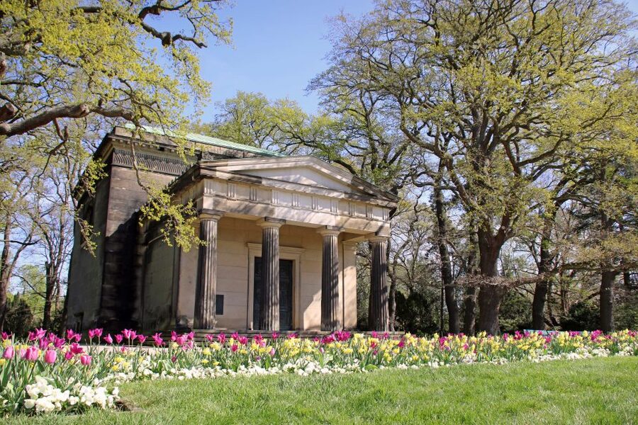 Hannover: Guided tour of the Berggarten - What the 90-minute format feels like
