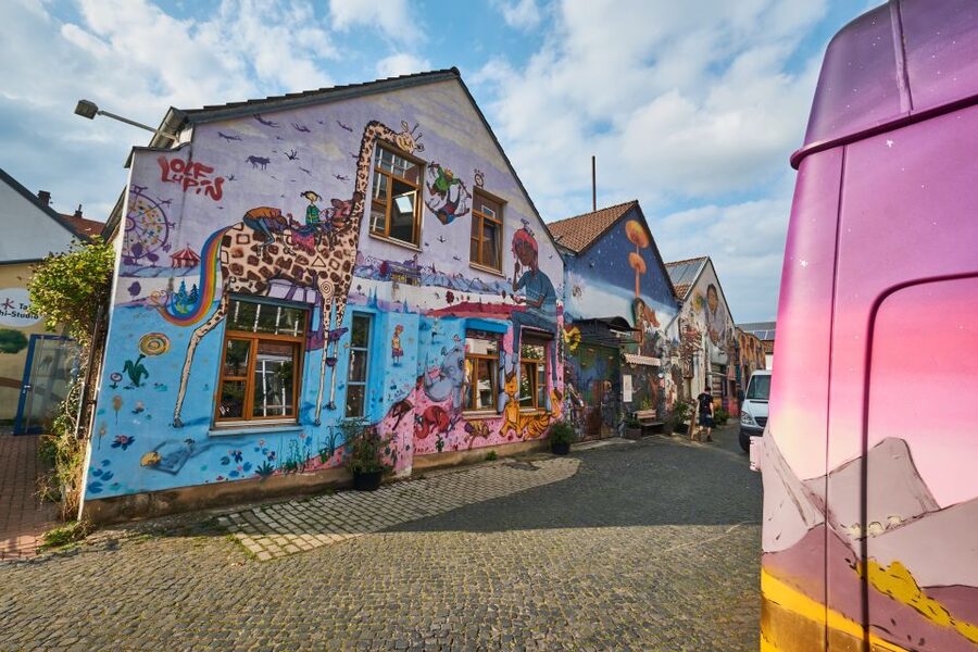 Hanover: Guided Walking Tour of the Linden-Limmer District - Starting at TAK and entering Linden