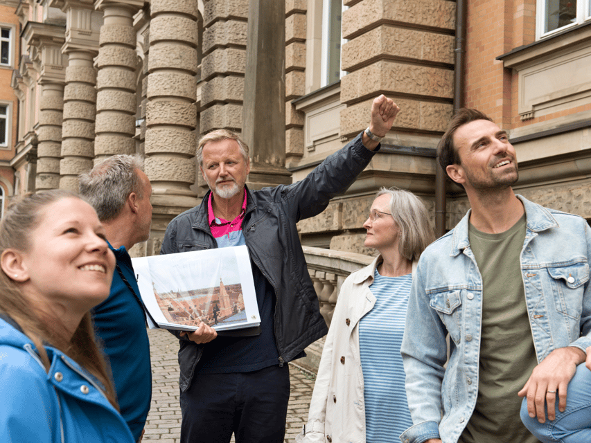 Hanover: Old Town Historical Walking Tour by Geo Epoche - Half-timbered buildings and the people behind them