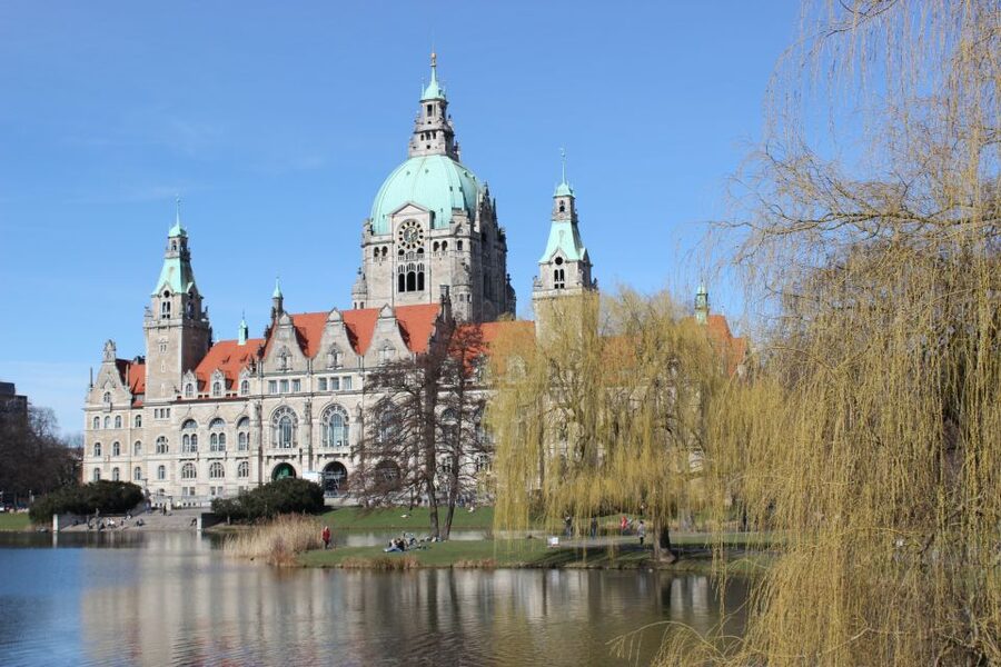 Hanover: Old Town Historical Walking Tour by Geo Epoche - The 1410 Old Town Hall