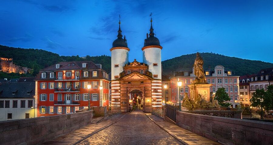 Heidelberg: Night Watchman Historic Adventure Tour - Holländer Hof and life outside the city walls