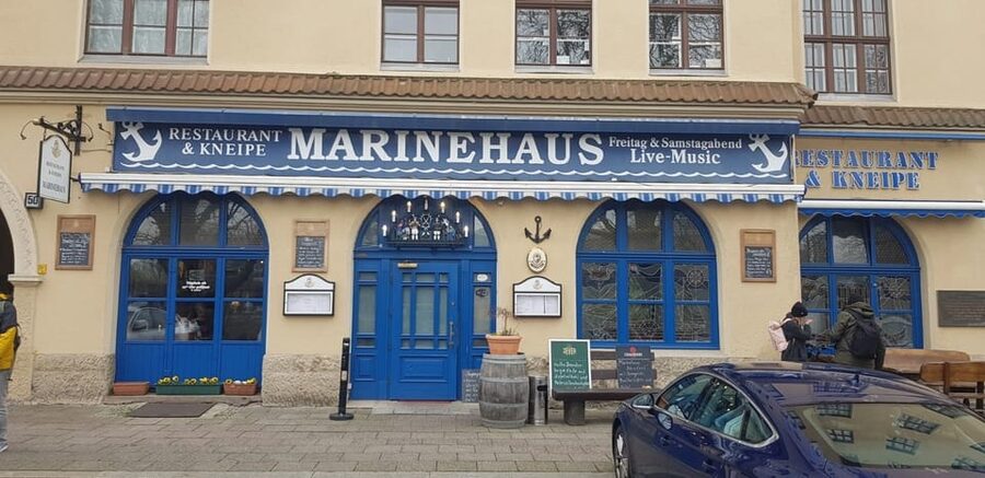 Historic Berlin Pubs & History Tour - Marienkirche and Alexanderplatz: old Berlin beside modern Berlin